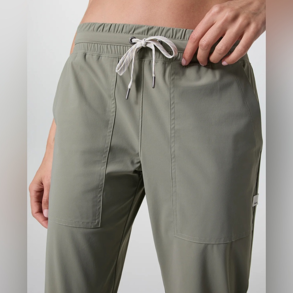 SOLD vuori Miles Jogger in Green Size Large - Picture 3 of 16